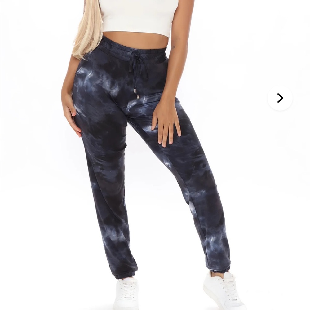 Women's Tie-Dye Jogger Pants - Picture 3 of 5